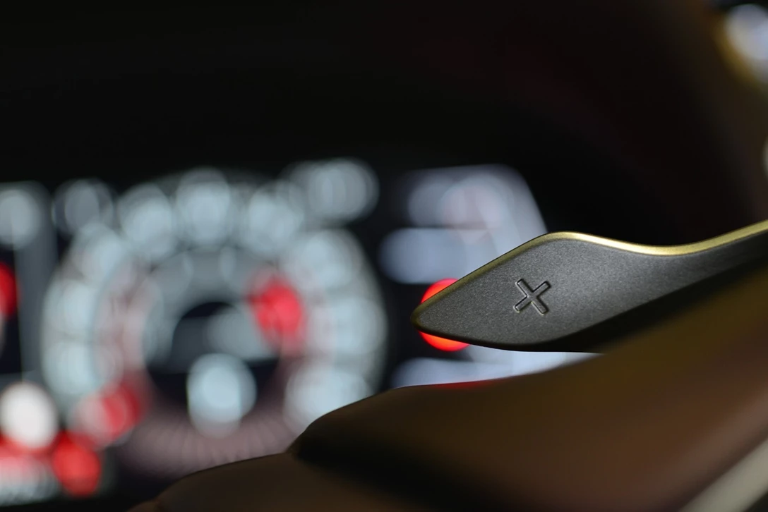 1612123-לקסוס ES - מבחן דרכים (3).jpg