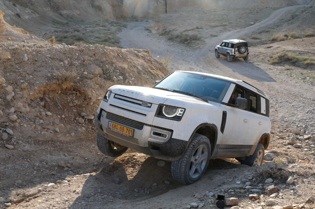 1640635-מסע לרגל השקת הדיפנדר הקצר בישראל, צילום רונן טופלברג (80).jpg