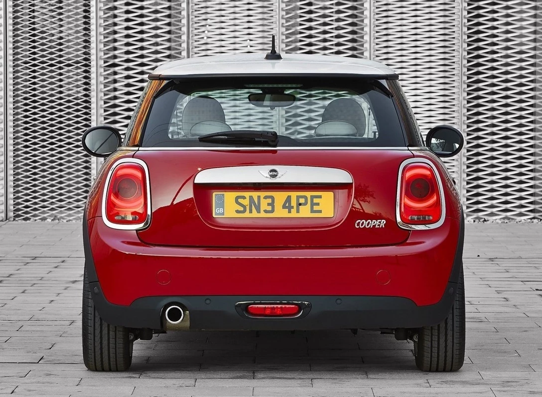 1659075-Mini-Cooper-2017-03.jpg