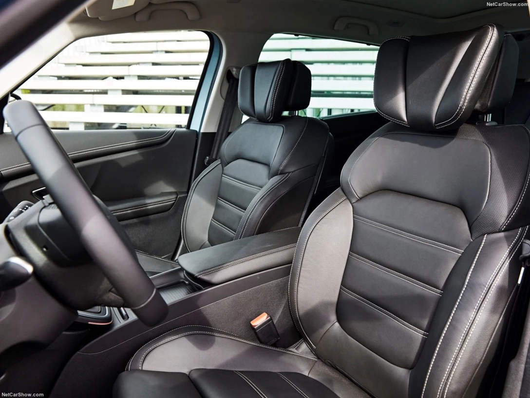 1591497-Renault-Grand_Scenic 7.jpg