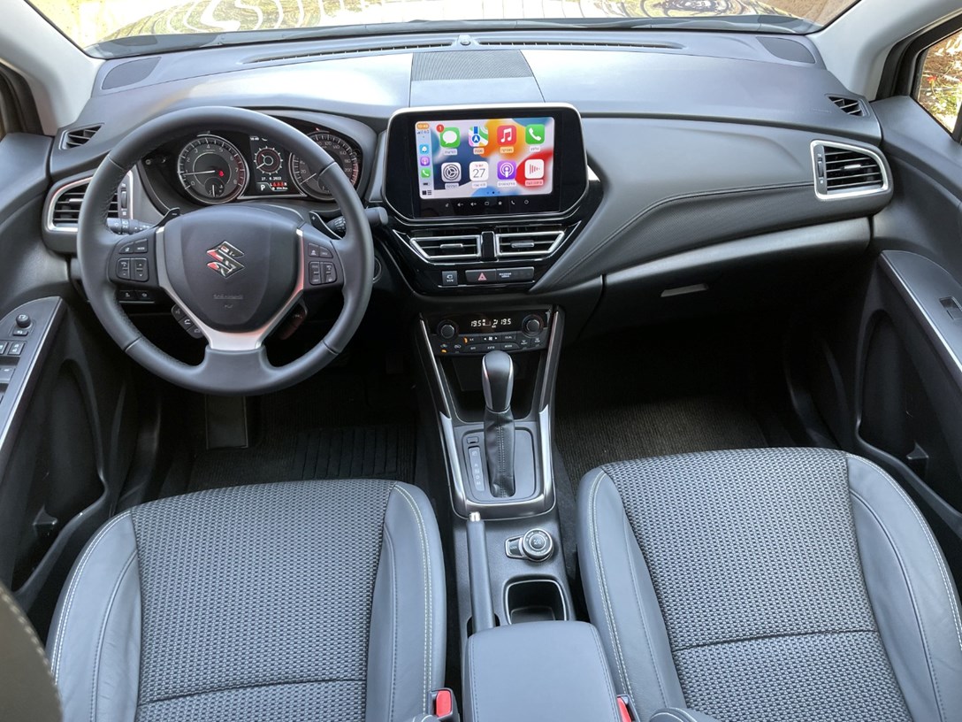 1662579-S CROSS - 1-min.jpeg