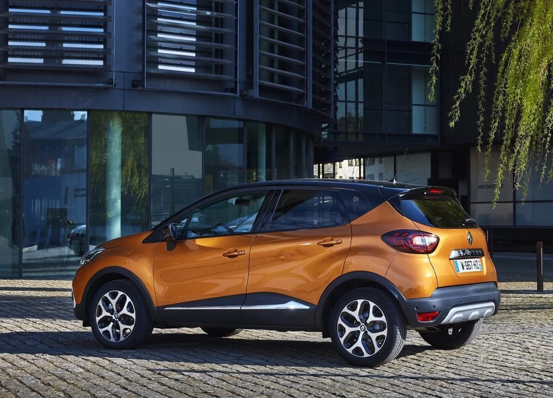 1643837-Renault-Captur-2018-03.jpg