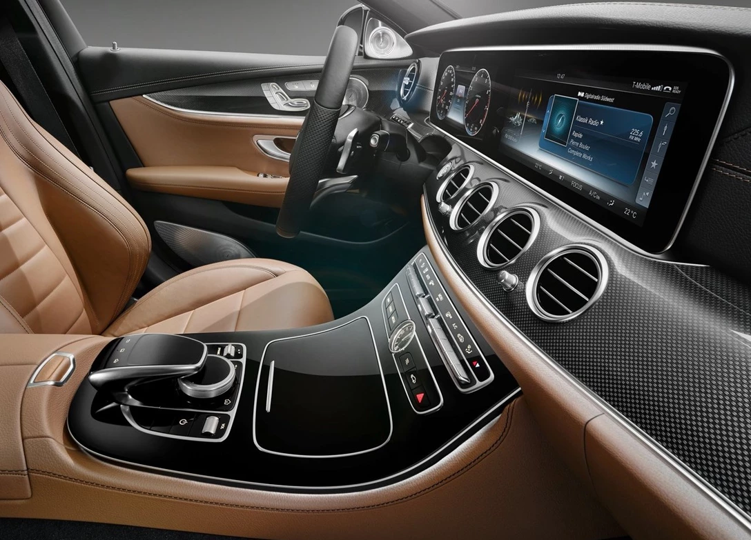 1647392-Mercedes-Benz-E-Class-2017-1280-50.jpg