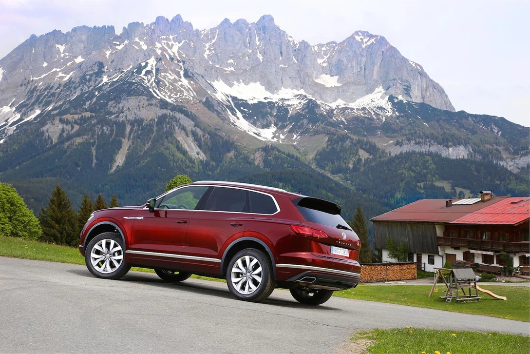 1595821-פולקסווגן טוארג - מבחן דרכים (השקה) (2).jpg