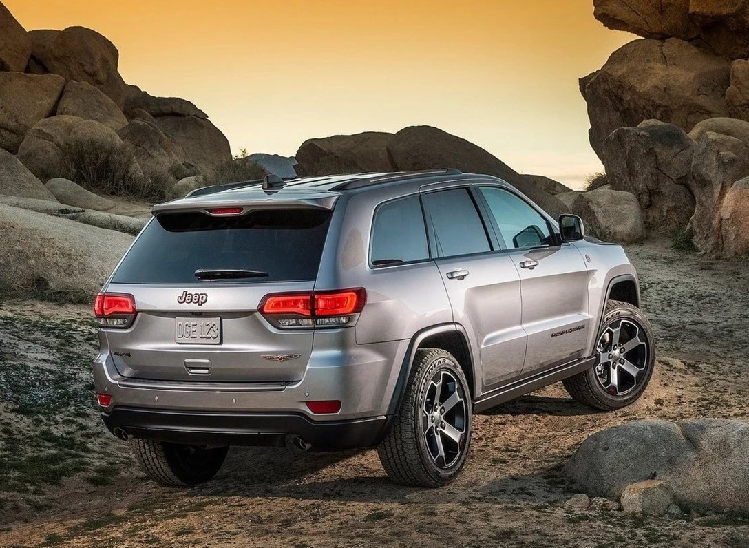 1658480-Jeep-Grand_Cherokee-2018-05.jpg