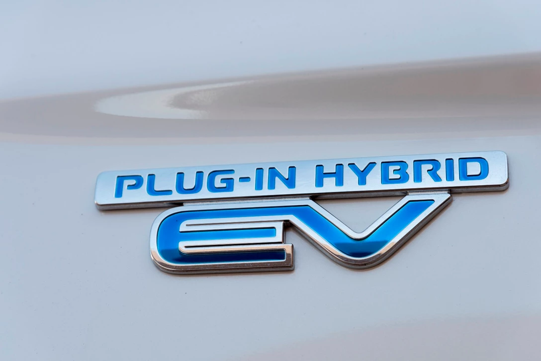 1594437-מיצובישי ראיון עם בכירים על עתיד חשמלי (6).jpg