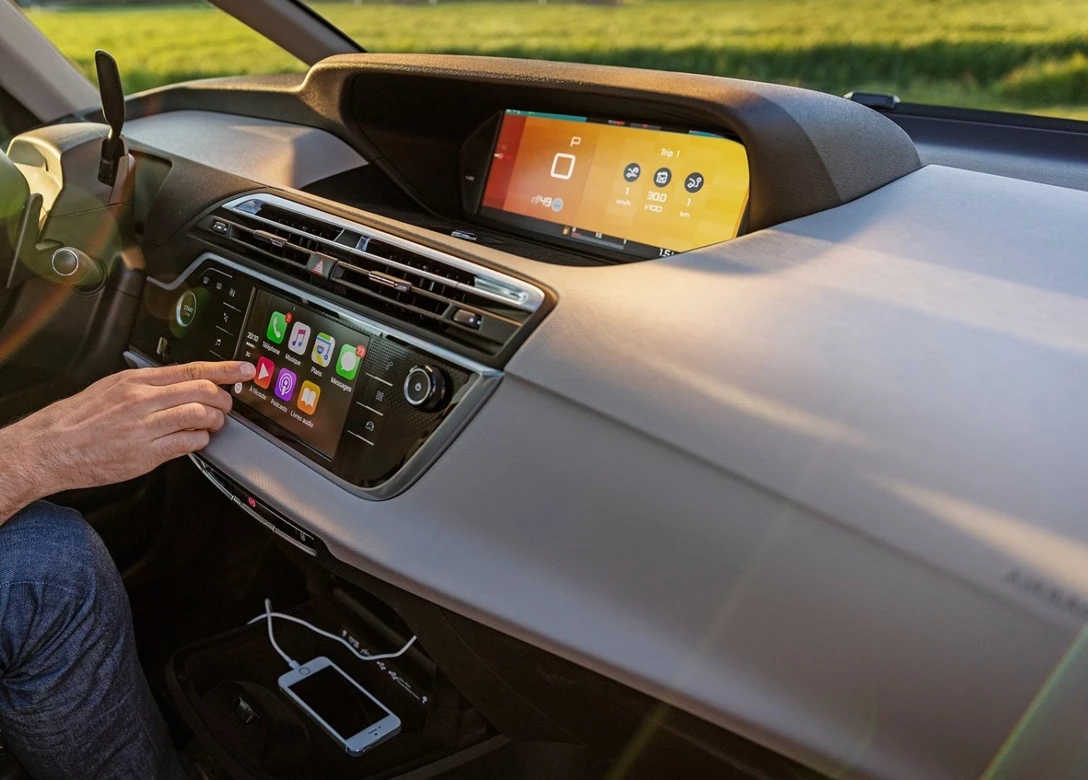 1599711-Citroen-Grand_C4_Picasso 5.jpg