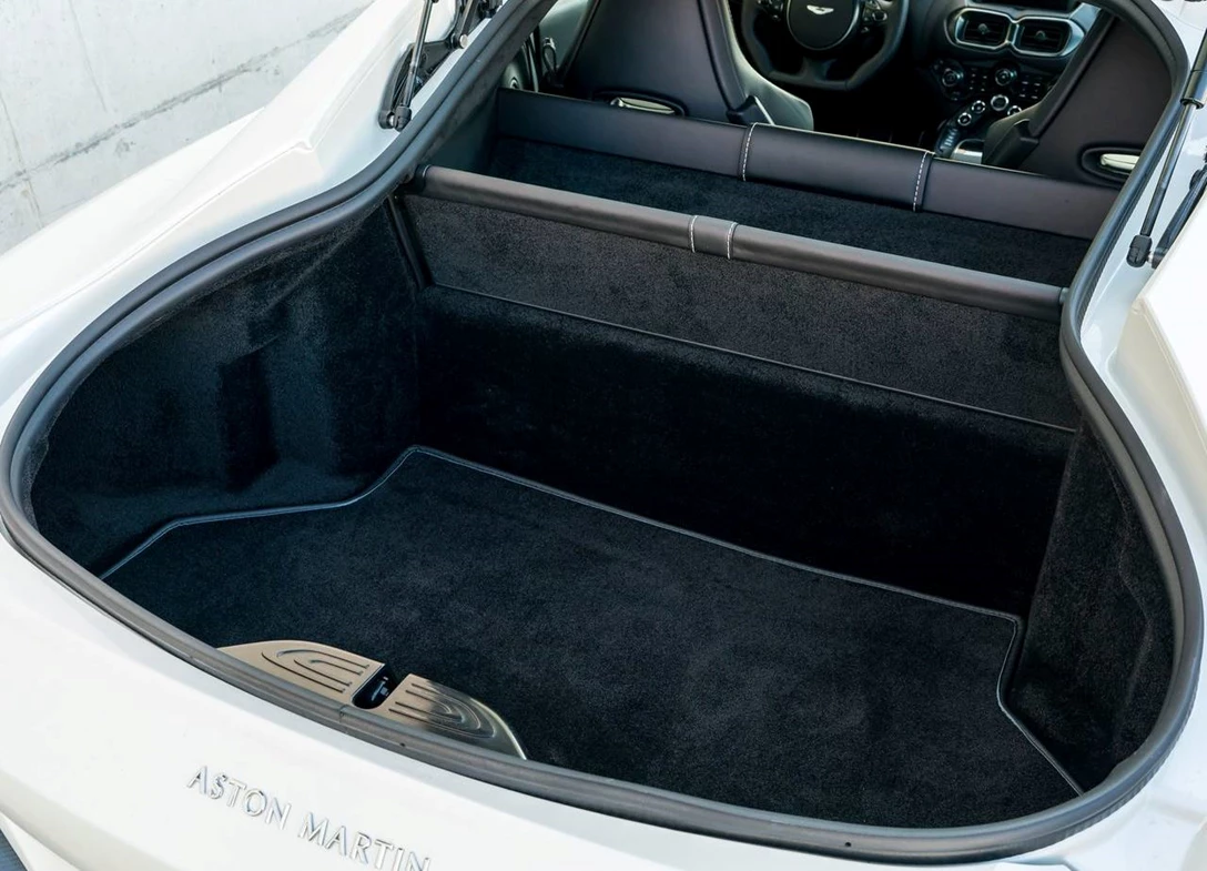 1700486-Aston_Martin-Vantage-2024-17.jpg