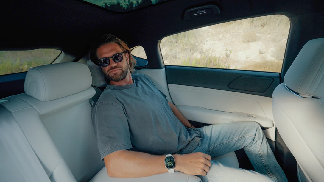 1701436-Xpeng G6 2024.00_39_07_20.Still078.jpg