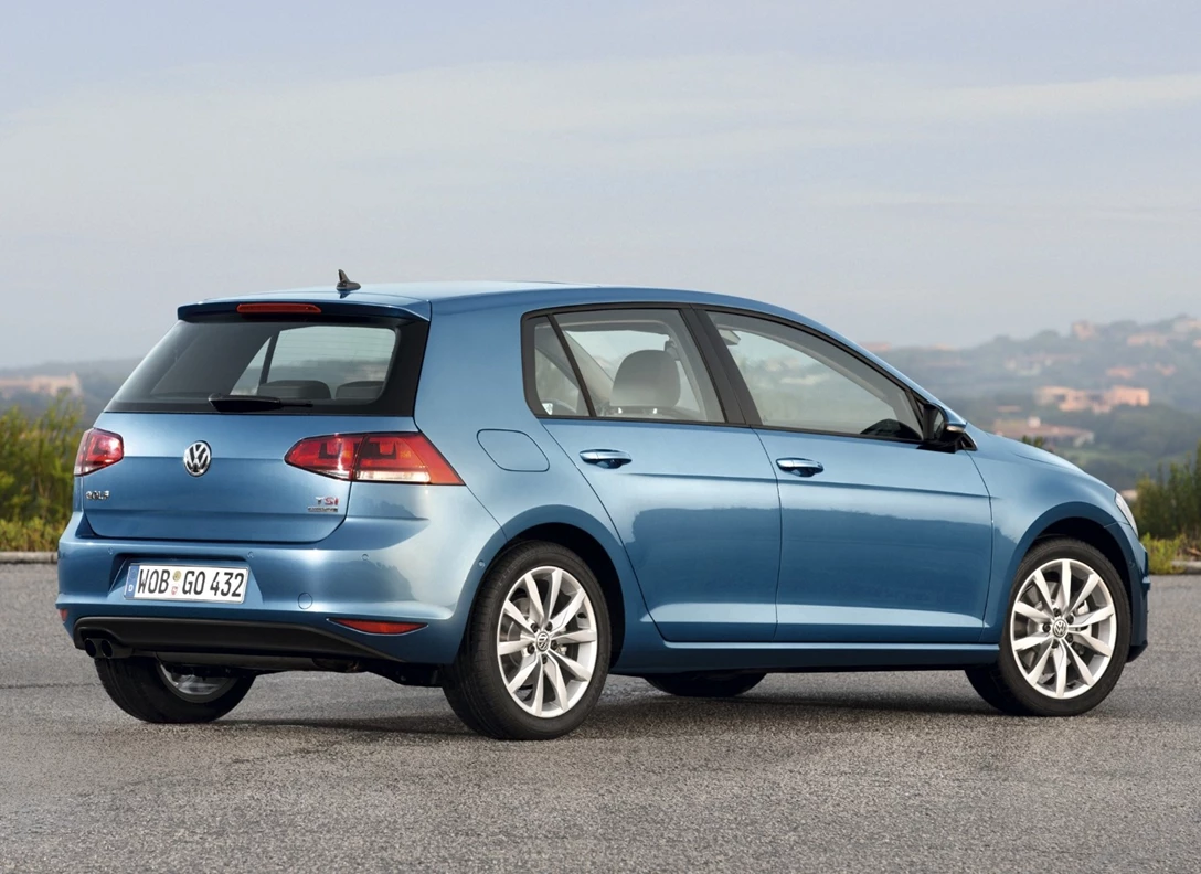 1670450-Volkswagen-Golf-2013-03.jpg