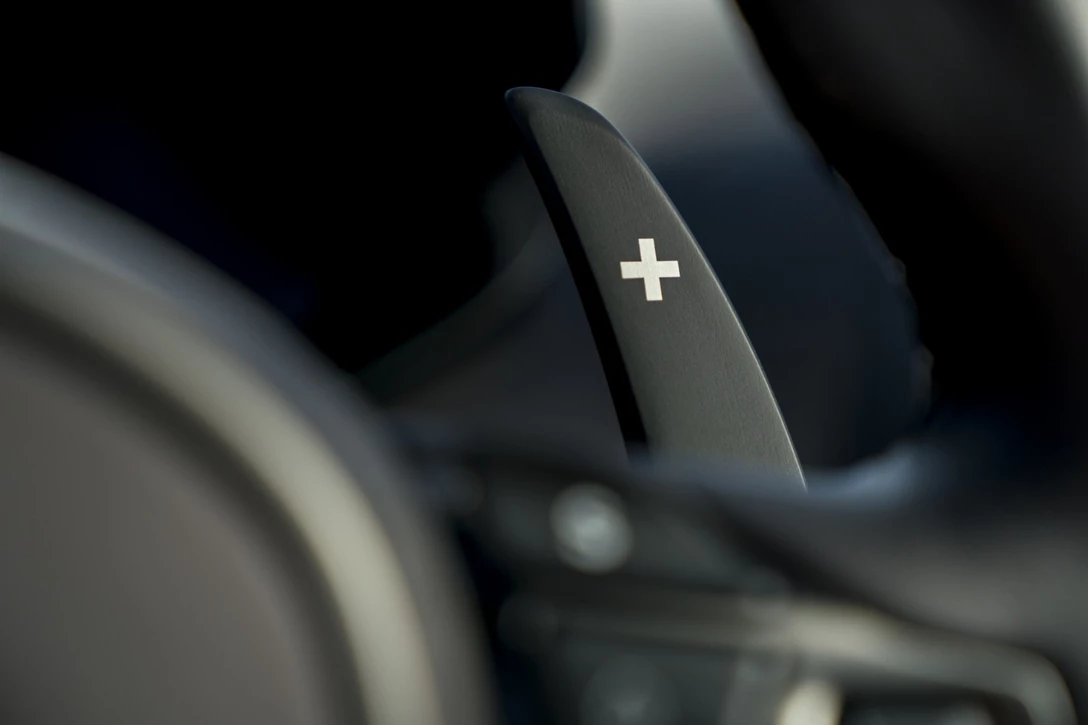 1599164-אסטון מרטין ואנטג מבחן דרכים השקה (54).jpg