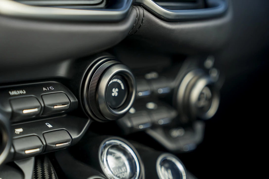 1599155-אסטון מרטין ואנטג מבחן דרכים השקה (55).jpg