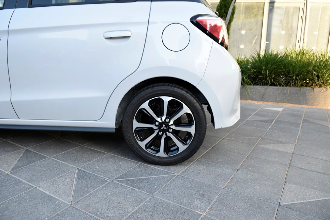 1663183-מיצובישי ספייס סטאר (7).JPG