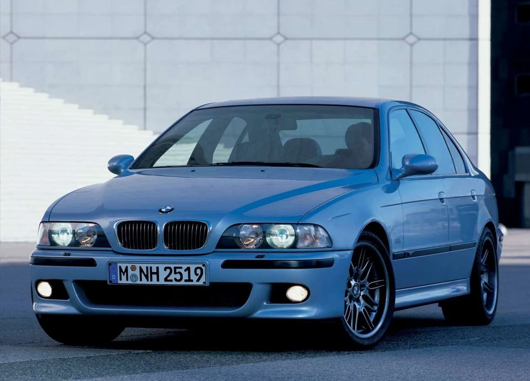 1665960-BMW-M5-2001-1280-02.jpg