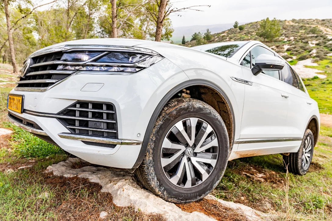 1611508-פולקסווגן טוארג - מבחן דרכים  (3).jpg