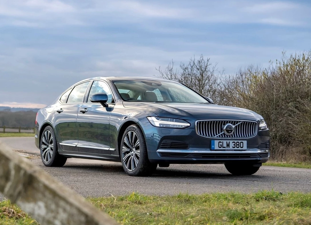 1685276-Volvo-S90-2023-01.jpg