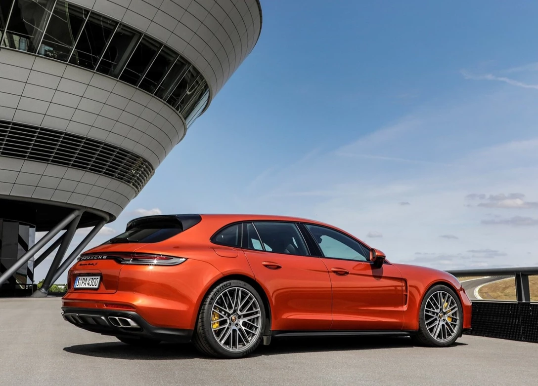 1679813-Porsche-Panamera-2023-02.jpg