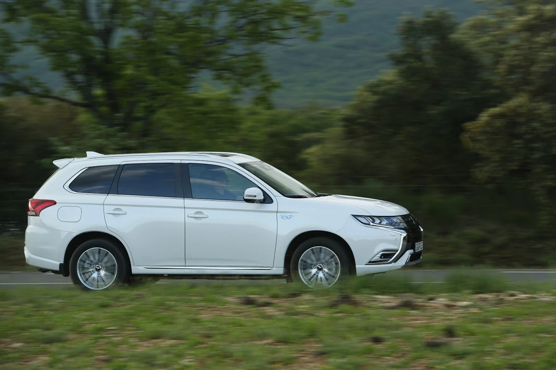 1597677-מיצובישי אאוטלנדר PHEV - השקה (5).jpg