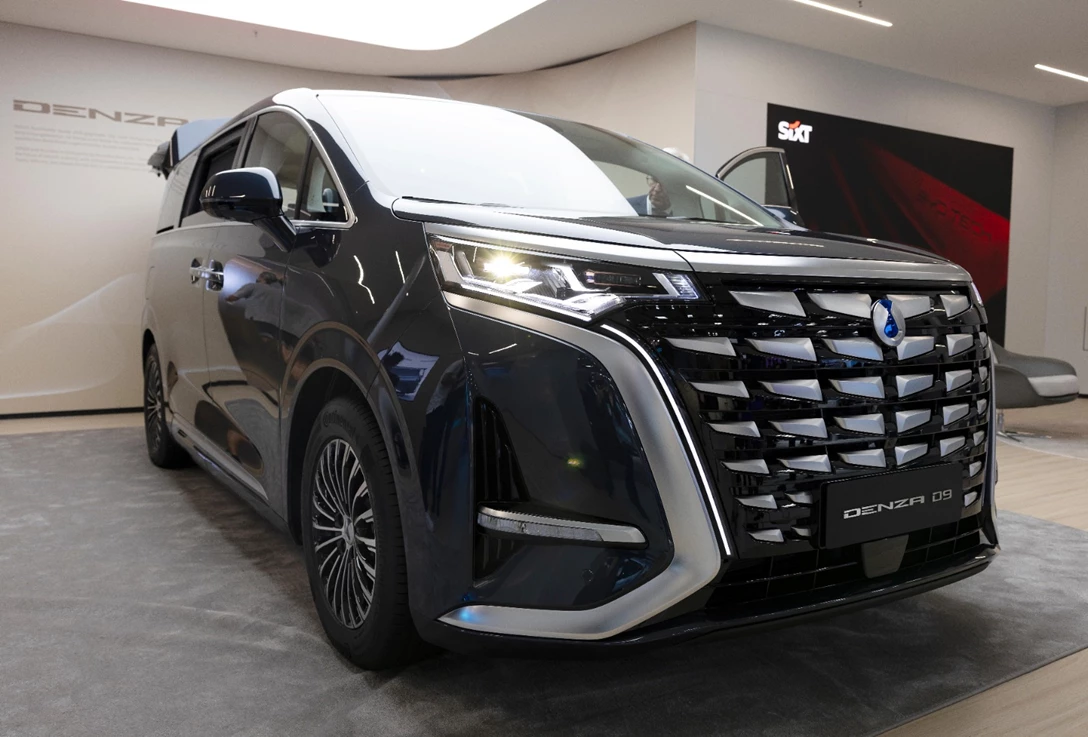 1688089-BYD D9-min.jpg