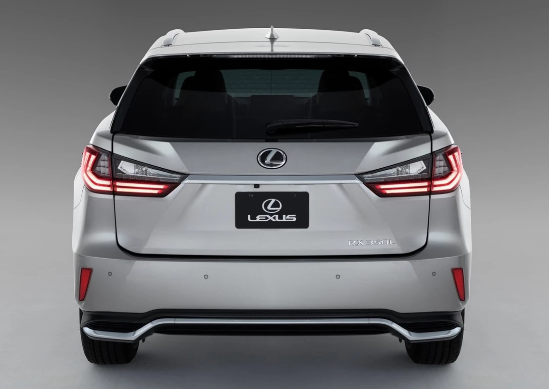 1596836-Lexus-RX_L 3.jpg