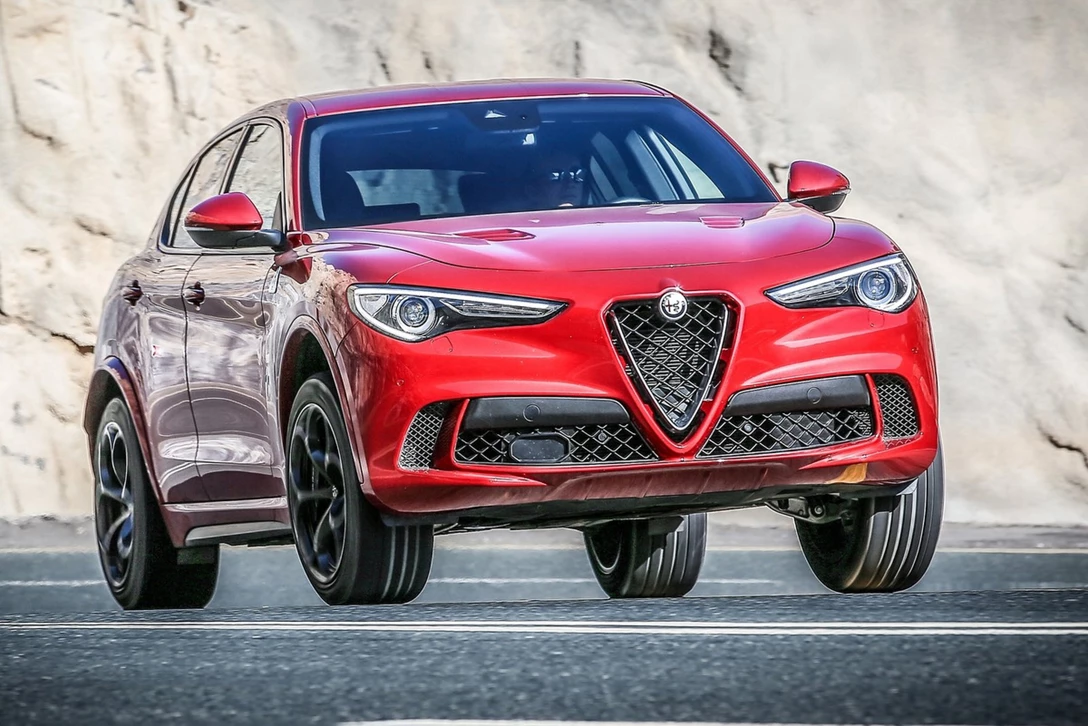 1606801-אלפא רומיאו סטלביו מבחן השקה (1).jpg