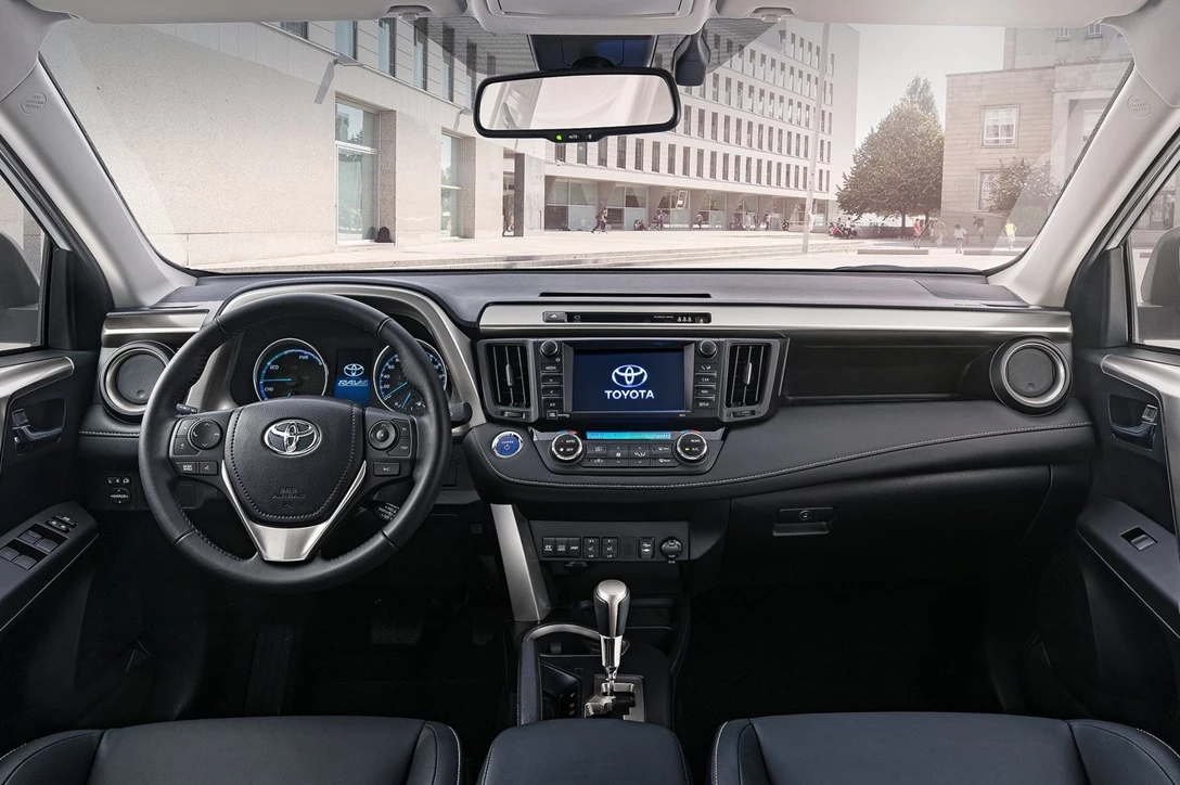 טויוטה ראב 4 מתיחת פנים 2016