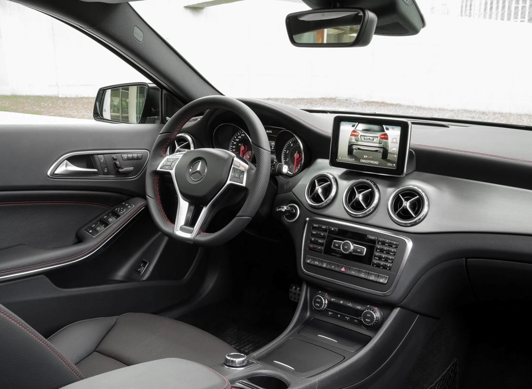 1668543-Mercedes-Benz-GLA-Class-2016-05.jpg