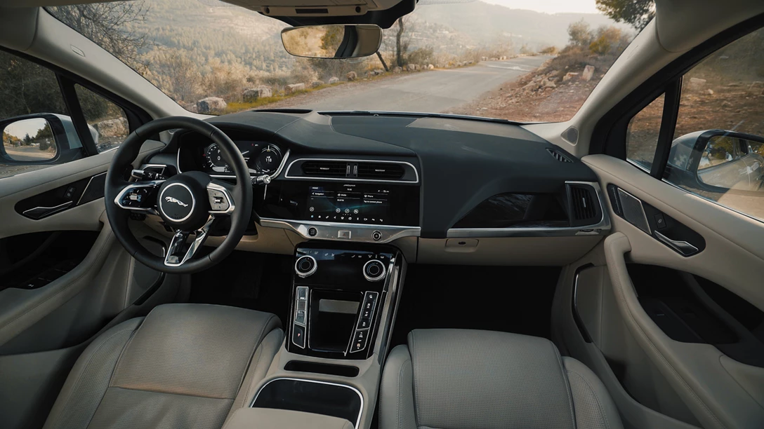 1611383-Interior 001.jpg