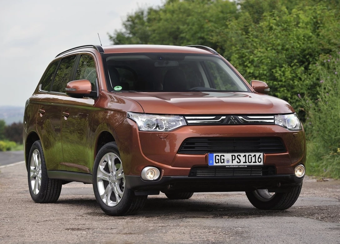 1638694-Mitsubishi-Outlander-2015-01.jpg