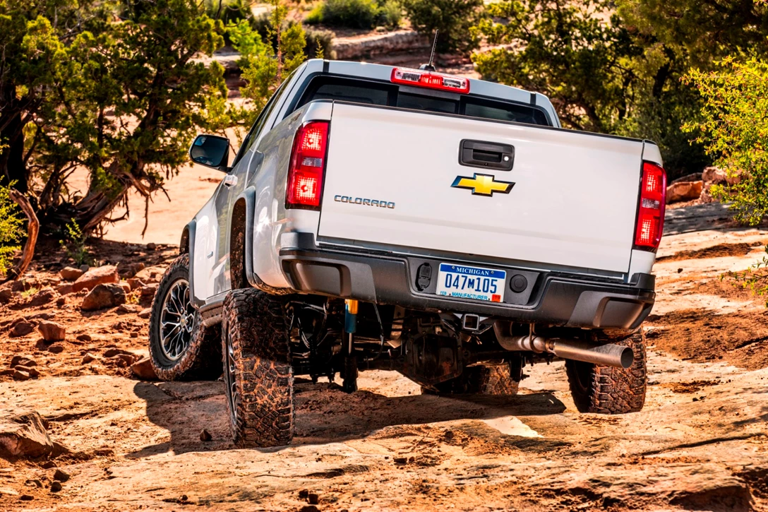 1665411-2020-Chevrolet-Colorado-ZR2-018.jpg