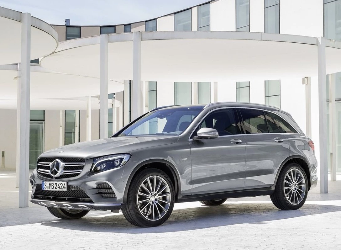 1651719-Mercedes-Benz-GLC-2017-04.jpg