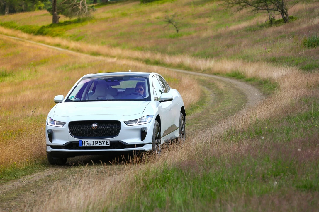 1603750-יגואר i פייס השקה עולמית (10).jpg