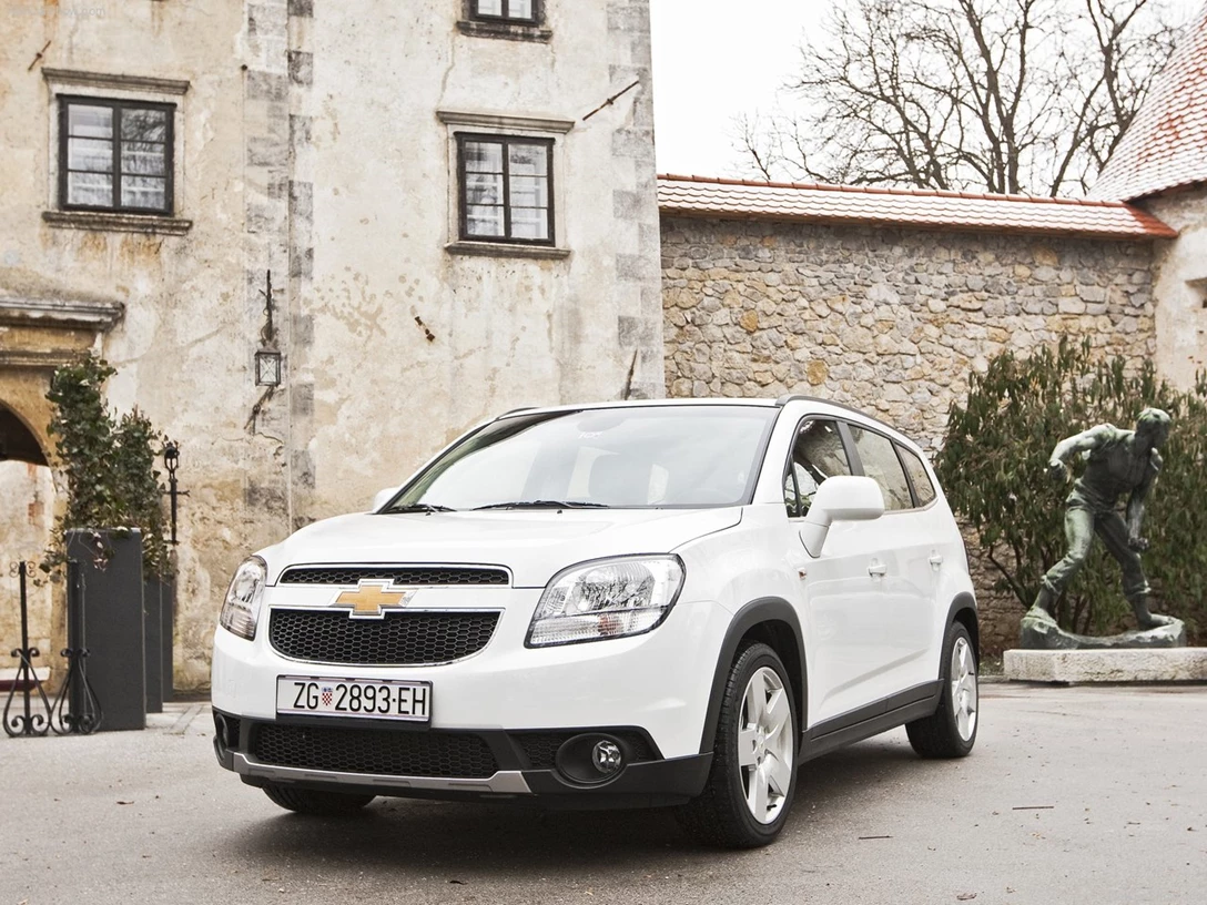 1588109-Chevrolet-Orlando 3.jpg