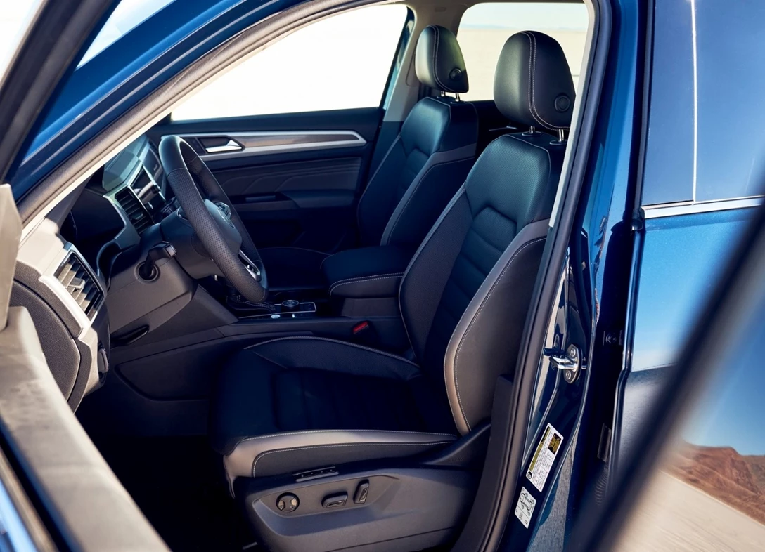 1656386-Volkswagen-Atlas-2021-1600-40.jpg