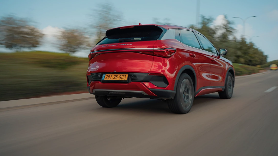 1672418-BYD ATTO 3.00_04_01_12.Still003 copy.jpg