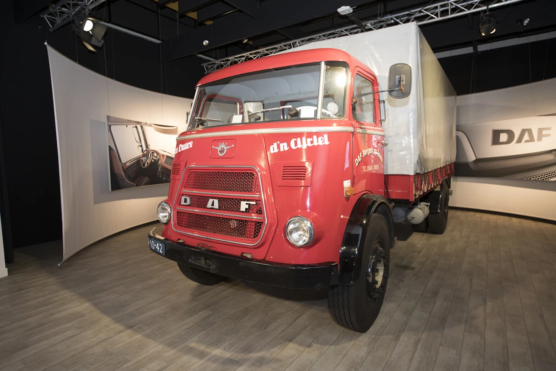 1601062-מוזיאון 2.jpg