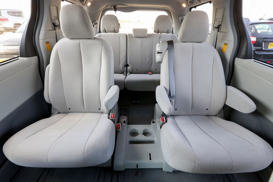 טויוטה סיינה 2014 (צילום: רונן טופלברג)