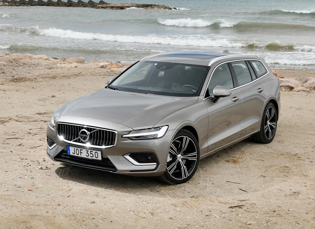 1662999-Volvo-V60-2021-04.jpg