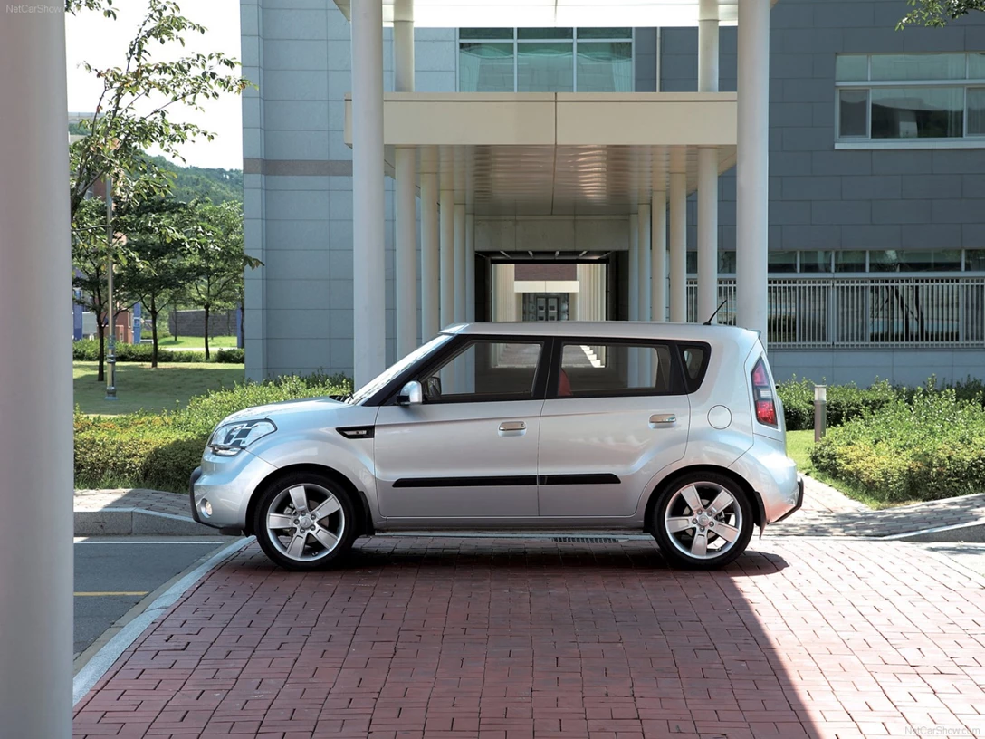 1599291-Kia-Soul-2009-1600-11 (1).jpg