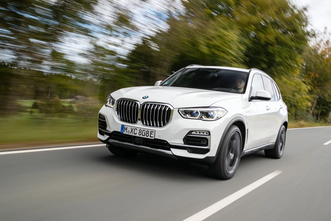 1631801-P90374942_highRes_the-new-bmw-x5-xdriv.jpg