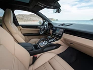 1588126-Porsche-Cayenne 7.jpg