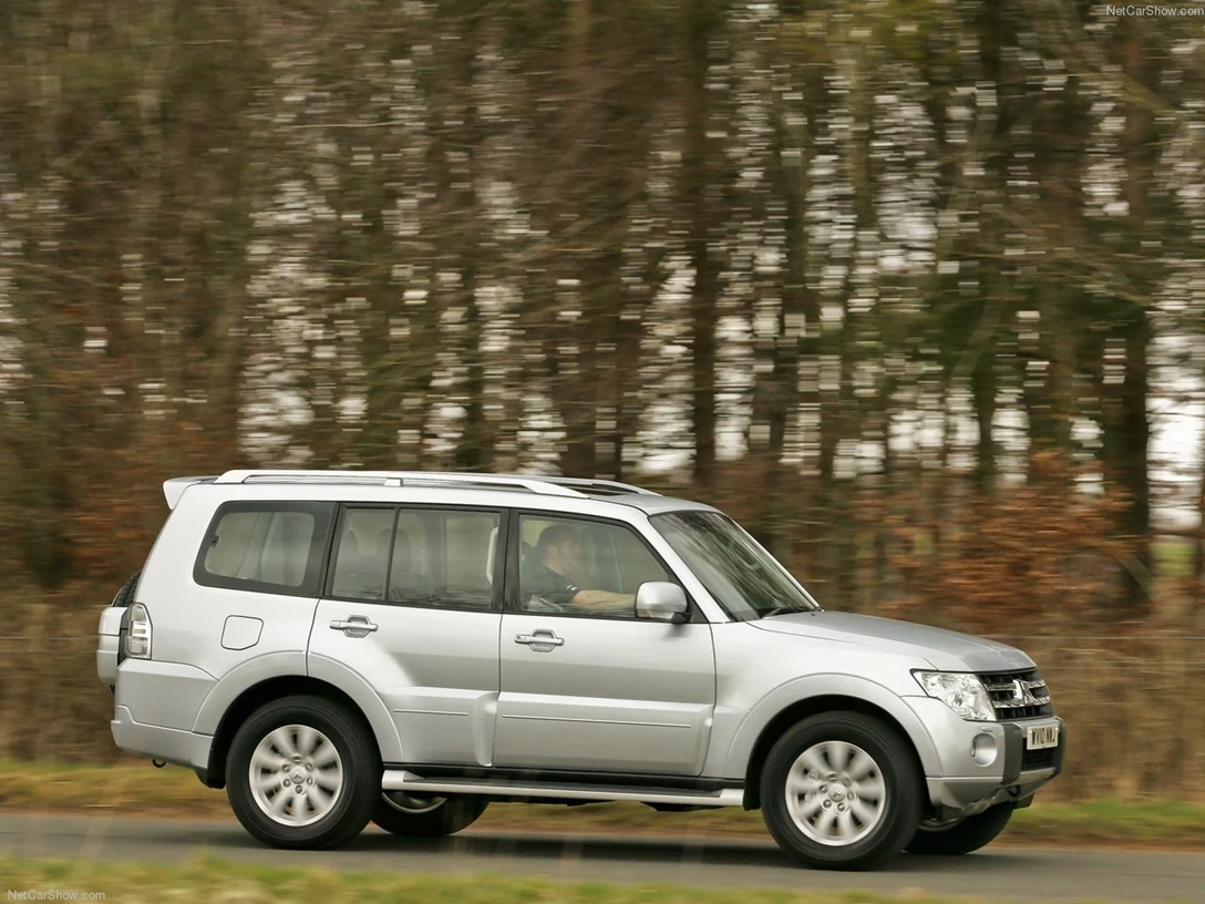 1658759-Mitsubishi-Shogun 4.jpg