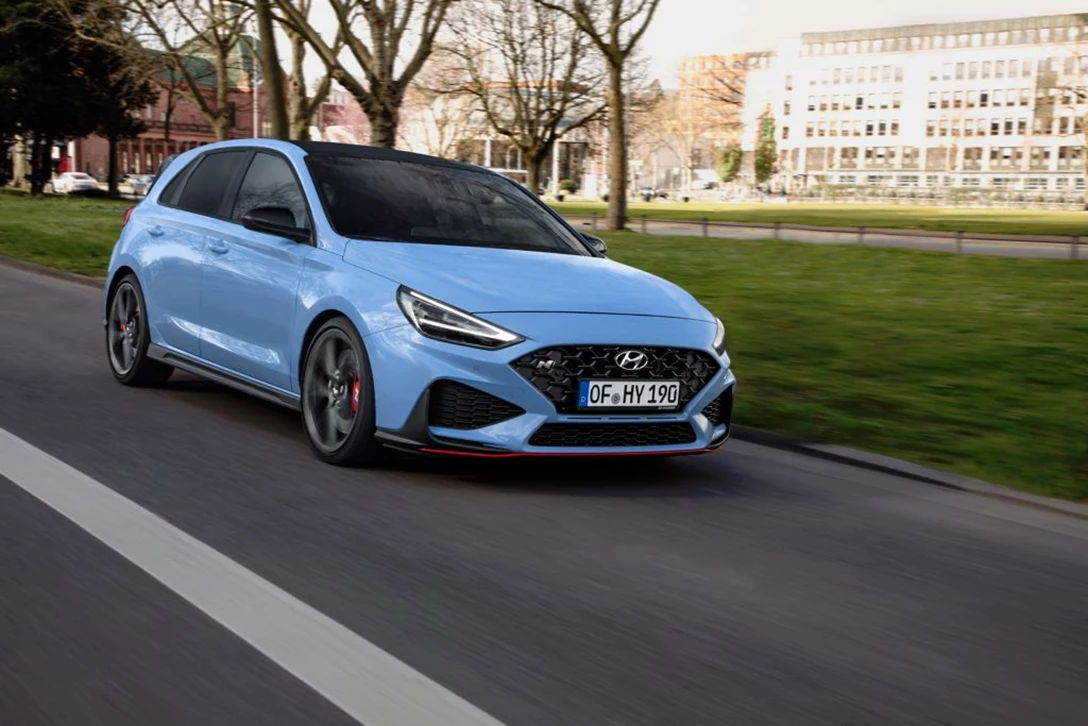 1684547-hyundai-i30-n-hatchback-12_wid_1024.jpg