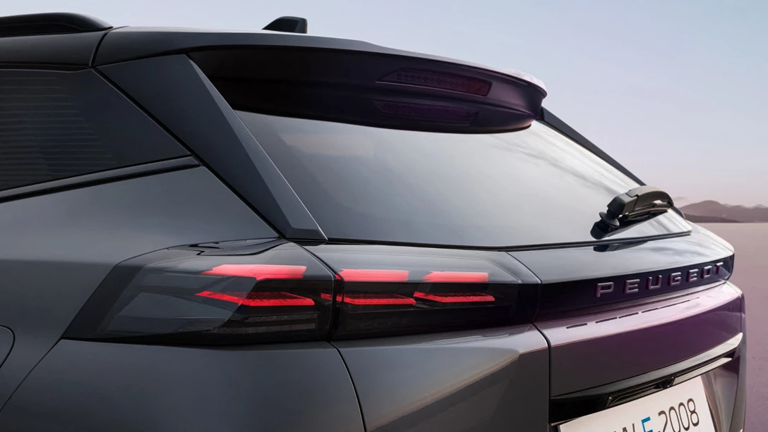 1682017-PEUGEOT_E-2008_2023_DET (11)-min.jpg