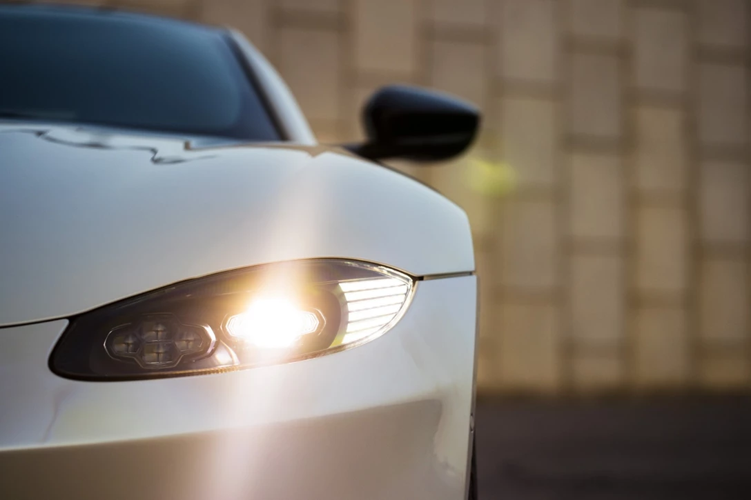 1599116-אסטון מרטין ואנטג מבחן דרכים השקה (16).jpg