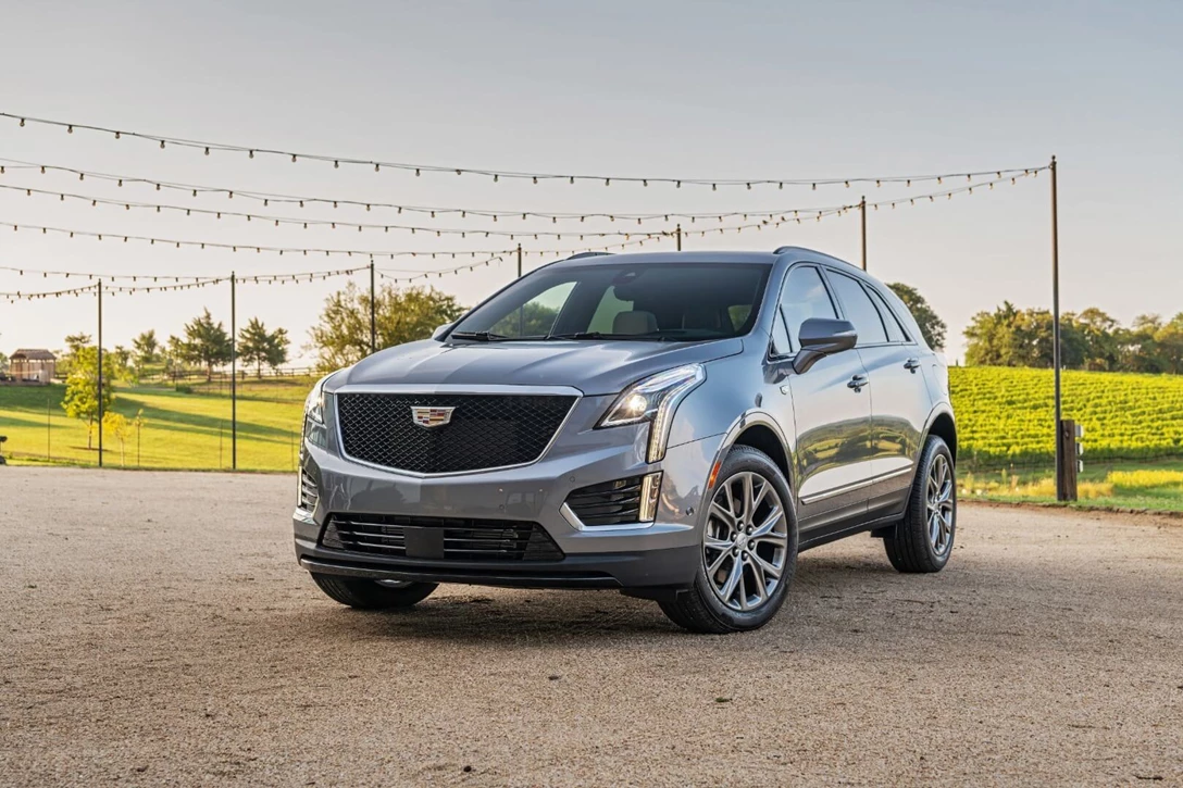 1620280-2020-Cadillac-XT5-Sport-008.jpg