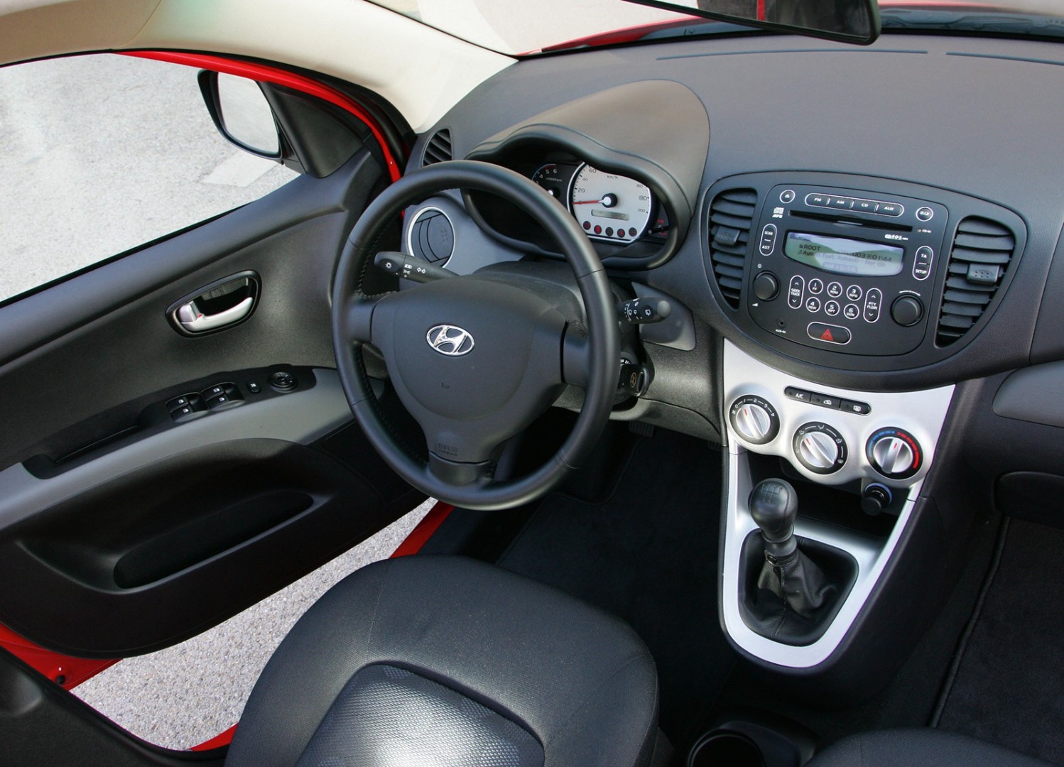 1686936-Hyundai-i10-2009-05.jpg