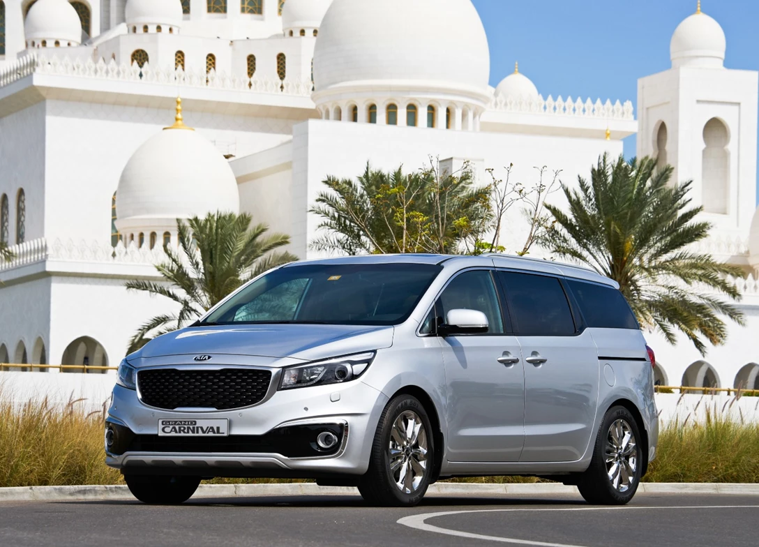 1688331-Kia-Carnival-2016-04.jpg