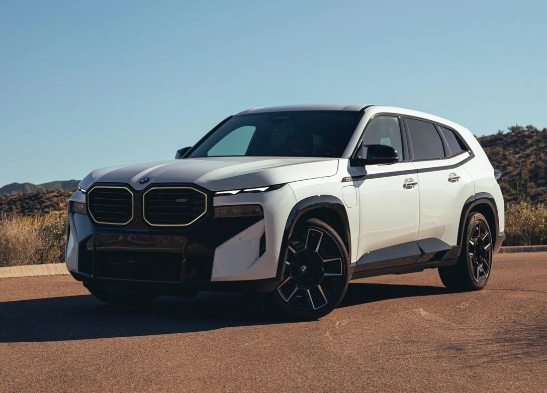 1700633-BMW-XM-2024-04.jpg
