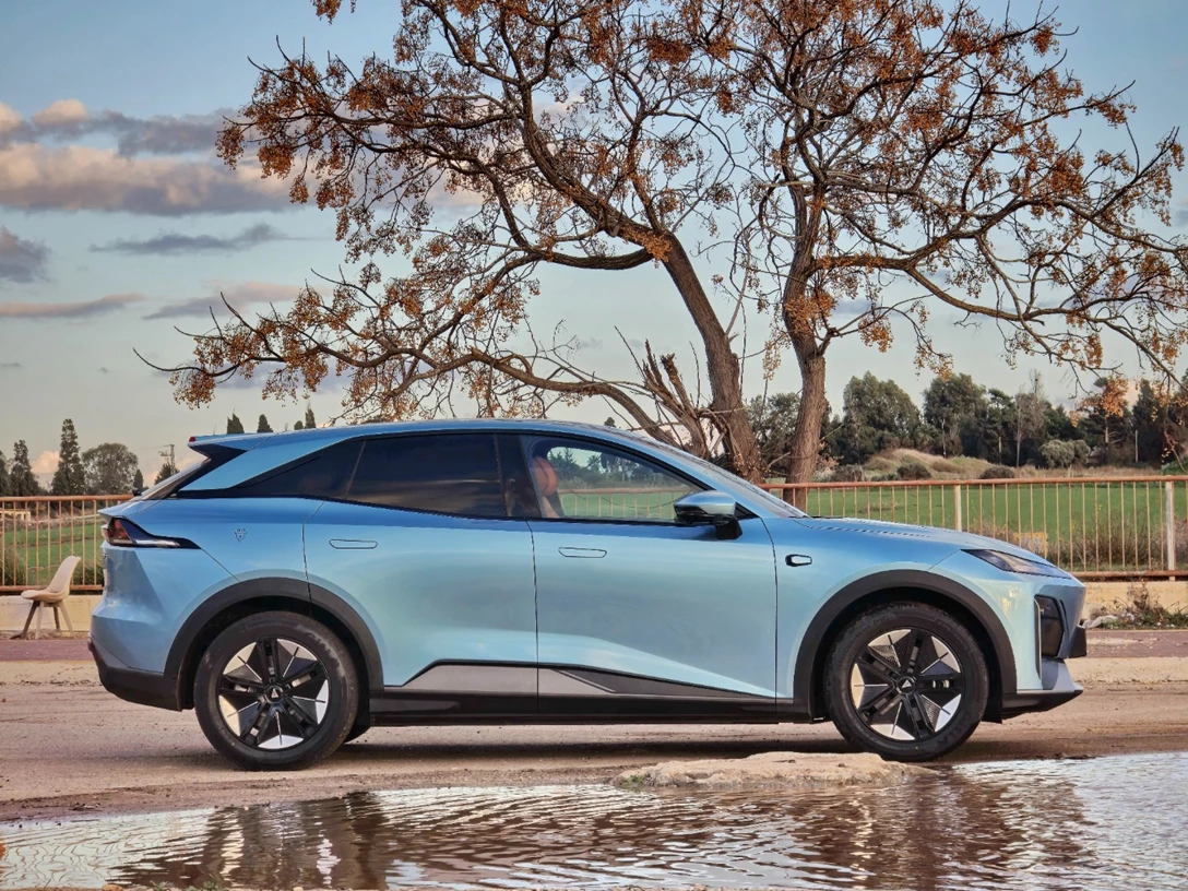 1705639-deepal (13).jpg